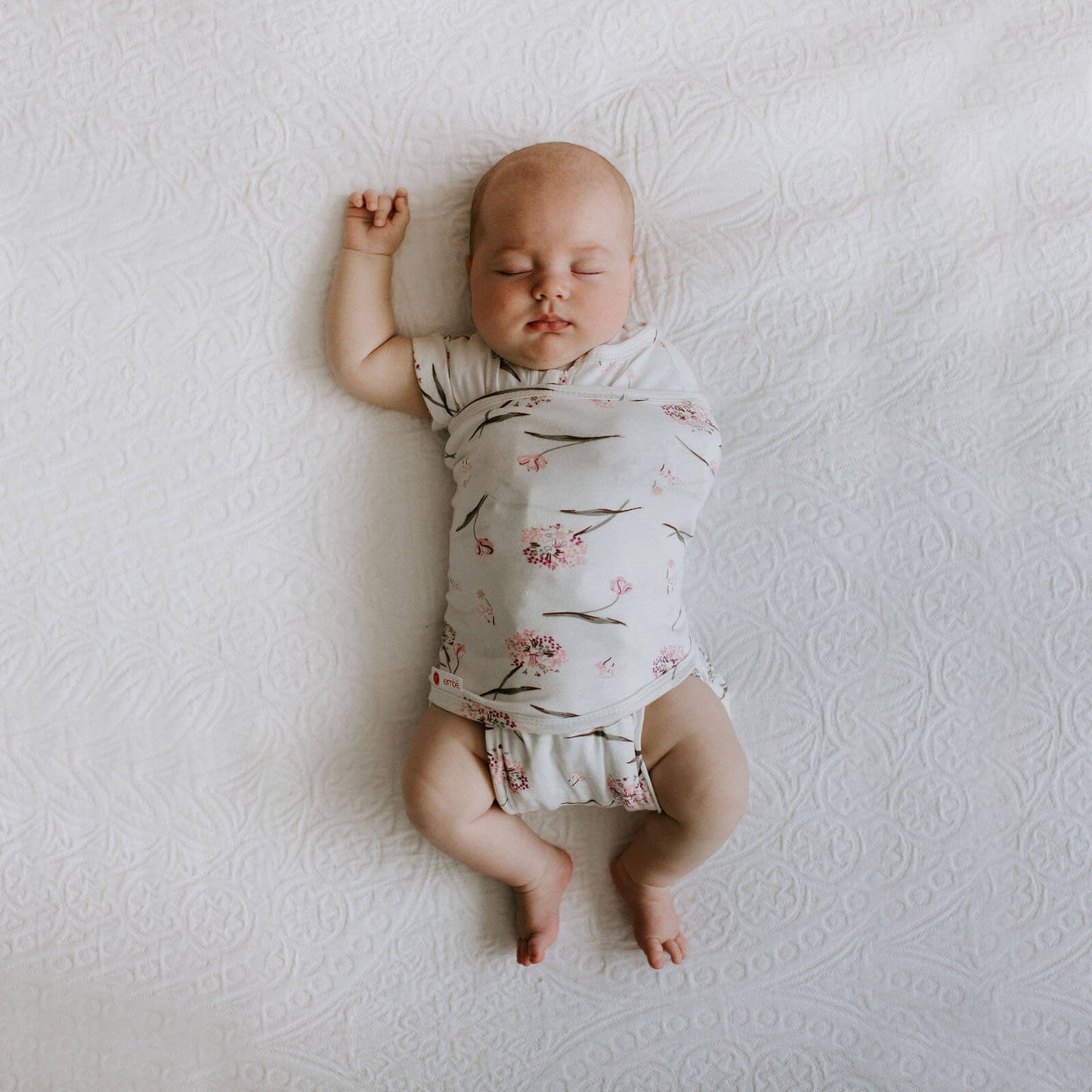 Transitional Swaddle by embé®