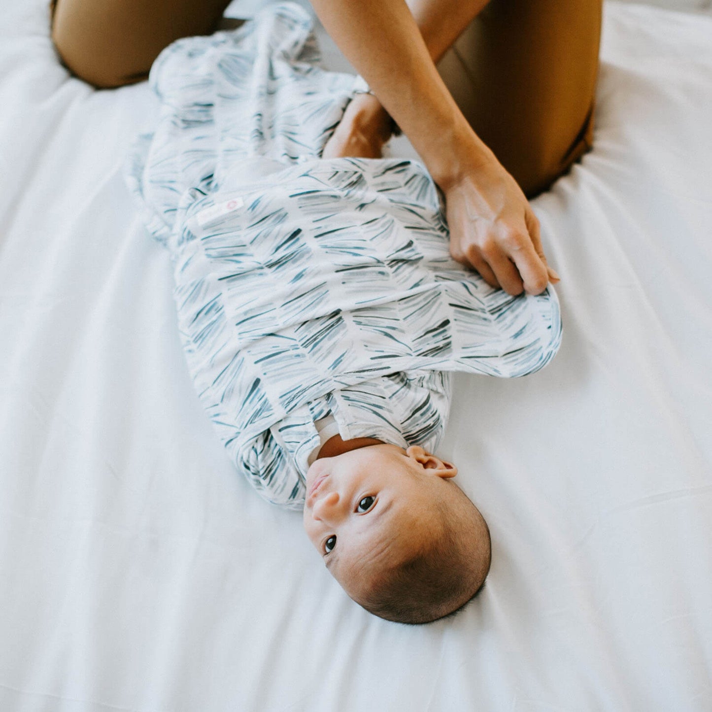 Transitional Swaddle by embé®