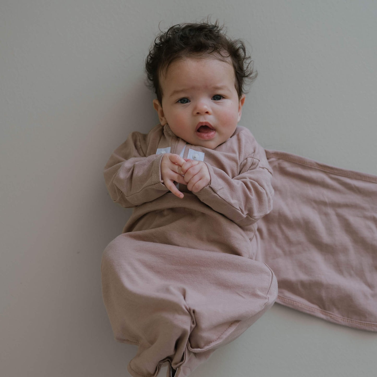 Long Sleeve Starter Swaddle by embé®