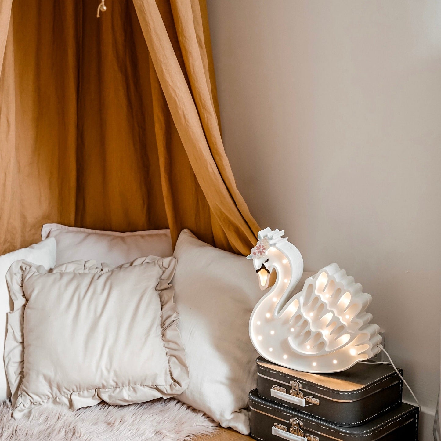 Little Lights Swan Lamp by Little Lights US