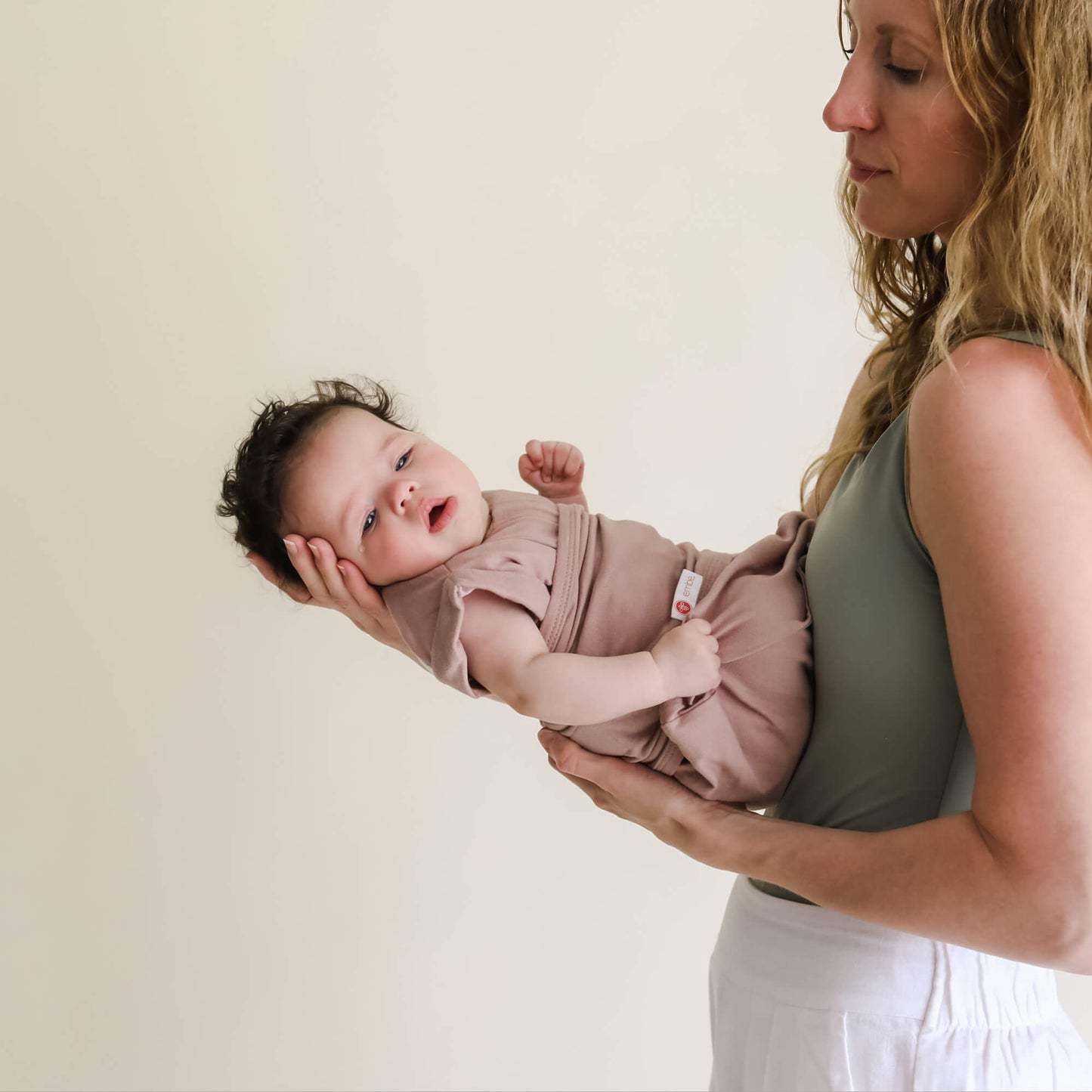 Transitional Swaddle by embé®